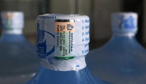 A partir deste sábado, 1º de novembro, fica proibido a venda de garrafões de água mineral sem o selo da Sefaz. A multa é de R$ 90 reais por garrafão vendido sem o selo. Fique de olho!
