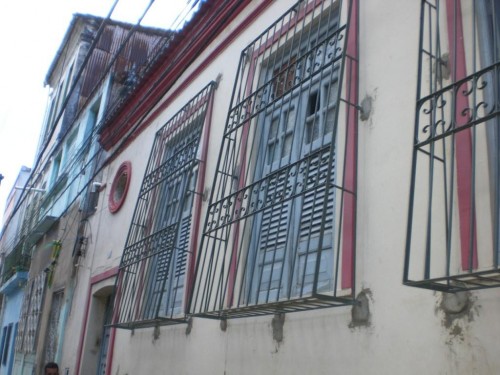 A residência dos estudantes de Itapetinga em Salvador foi abandonada pela secretaria municipal de educação.